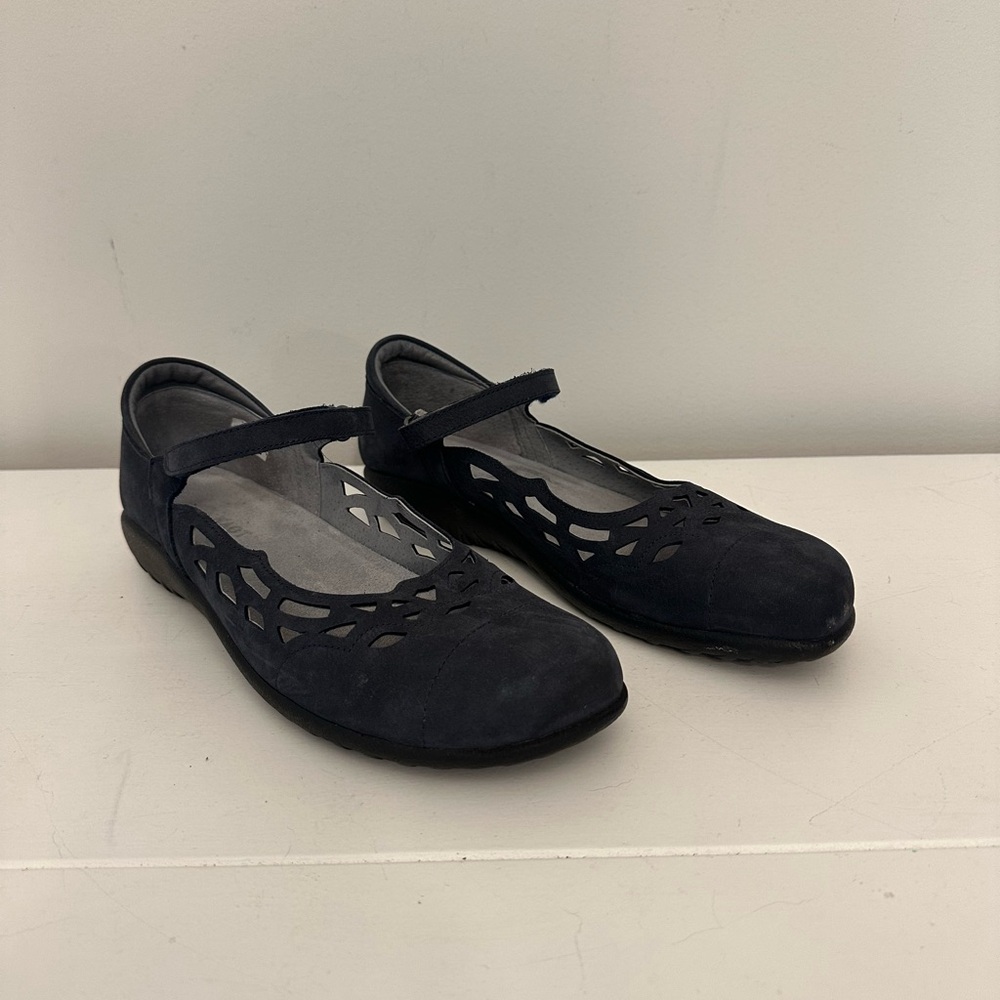 Women’s NAOT Agathis Navy Blue Velvet Nubuck Leather Mary Jane Shoes  Size 42/11